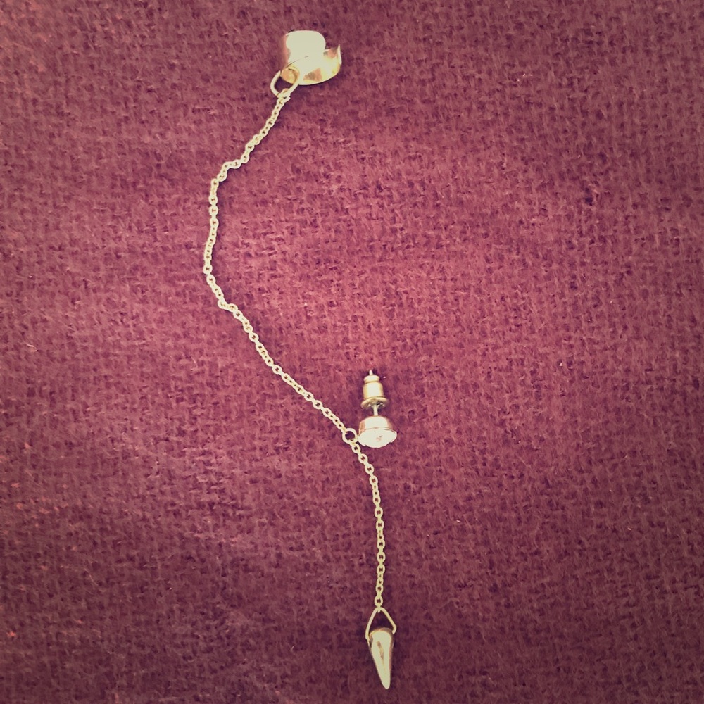 Earring ear accessory gold connected